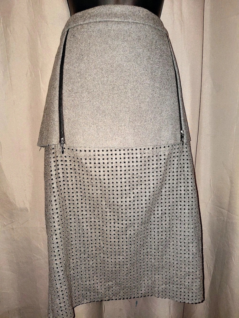Kenneth Cole Perforated Panel Midi Skirt in Gray Size 4 (UK 8) Like New